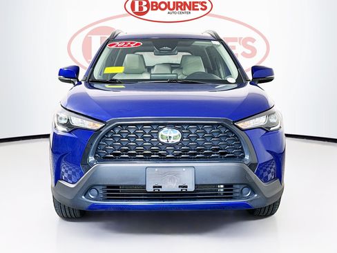 Used 2024 Toyota Corolla Cross LE w/ Moonroof Package AWD/4WD image 4