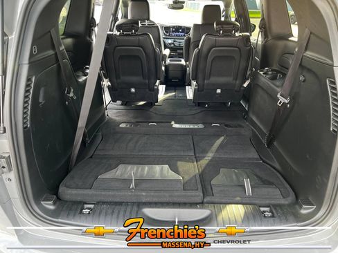 Used 2025 Chrysler Pacifica Select FWD image 6