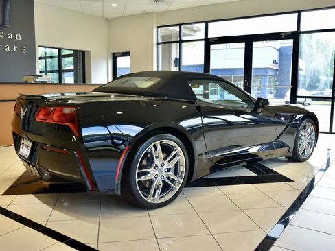 Used 2018 Chevrolet Corvette Stingray Convertible w/ 3LT Preferred Equipment Group RWD image 5