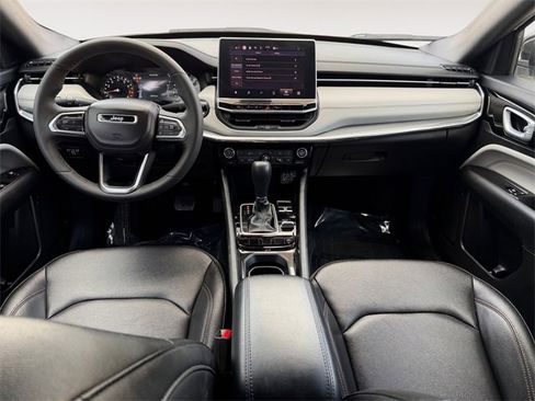 Used 2024 Jeep Compass Limited image 10