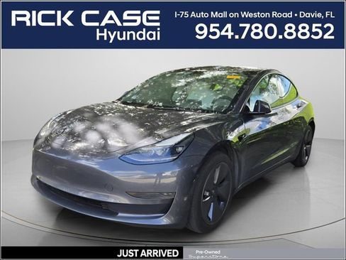 Used 2023 Tesla Model 3 Standard Range RWD image 1
