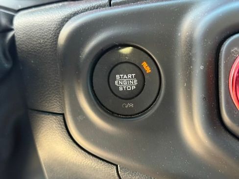 Used 2023 Jeep Gladiator Rubicon w/ Cold Weather Group image 24