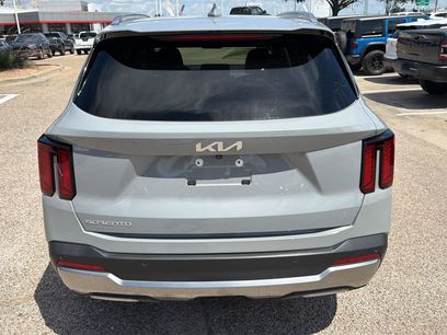 Used 2024 Kia Sorento S w/ Panoramic Sunroof Package