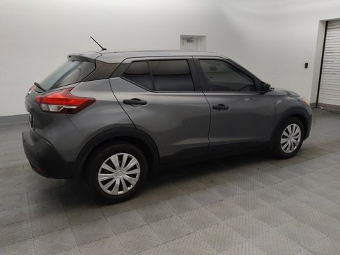 Used 2020 Nissan Kicks S image 10