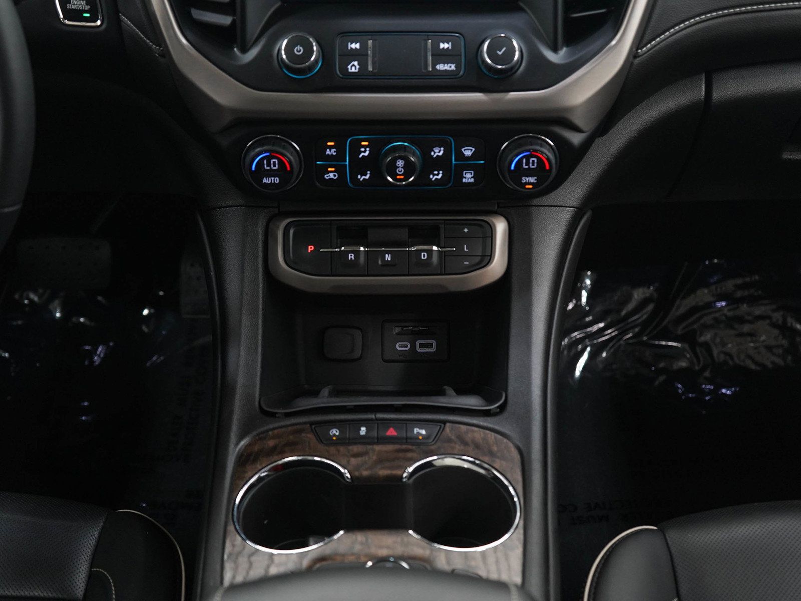 Used 2023 GMC Acadia Denali w/ Black Diamond Edition AWD/4WD image 16