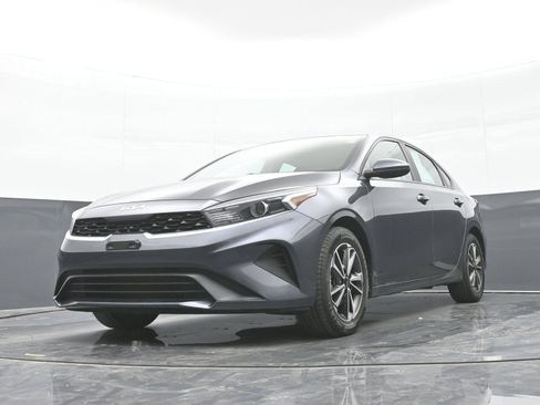 Used 2022 Kia Forte LXS FWD image 43