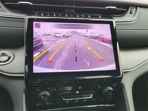 New 2025 Jeep Grand Cherokee Limited w/ Trailer Tow Package image 17