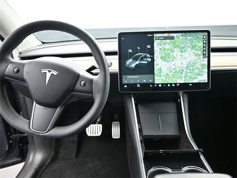 Used 2021 Tesla Model Y Performance image 14