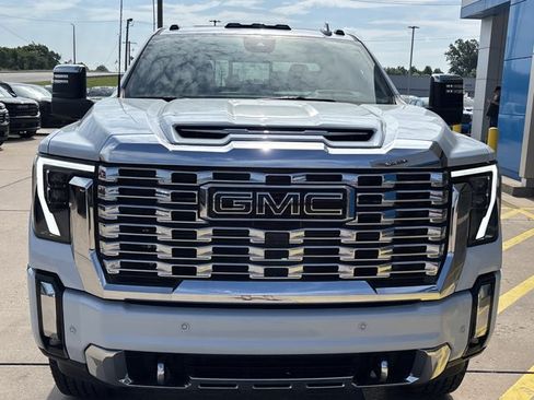 New 2026 GMC Sierra 2500 Denali w/ Denali Reserve Package AWD/4WD image 15