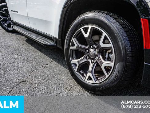 Used 2023 Jeep Wagoneer Series III w/ Preferred Equipment Group image 16