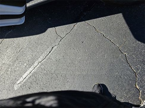 Used 2024 Jeep Wrangler Sahara w/ Safety Group image 14