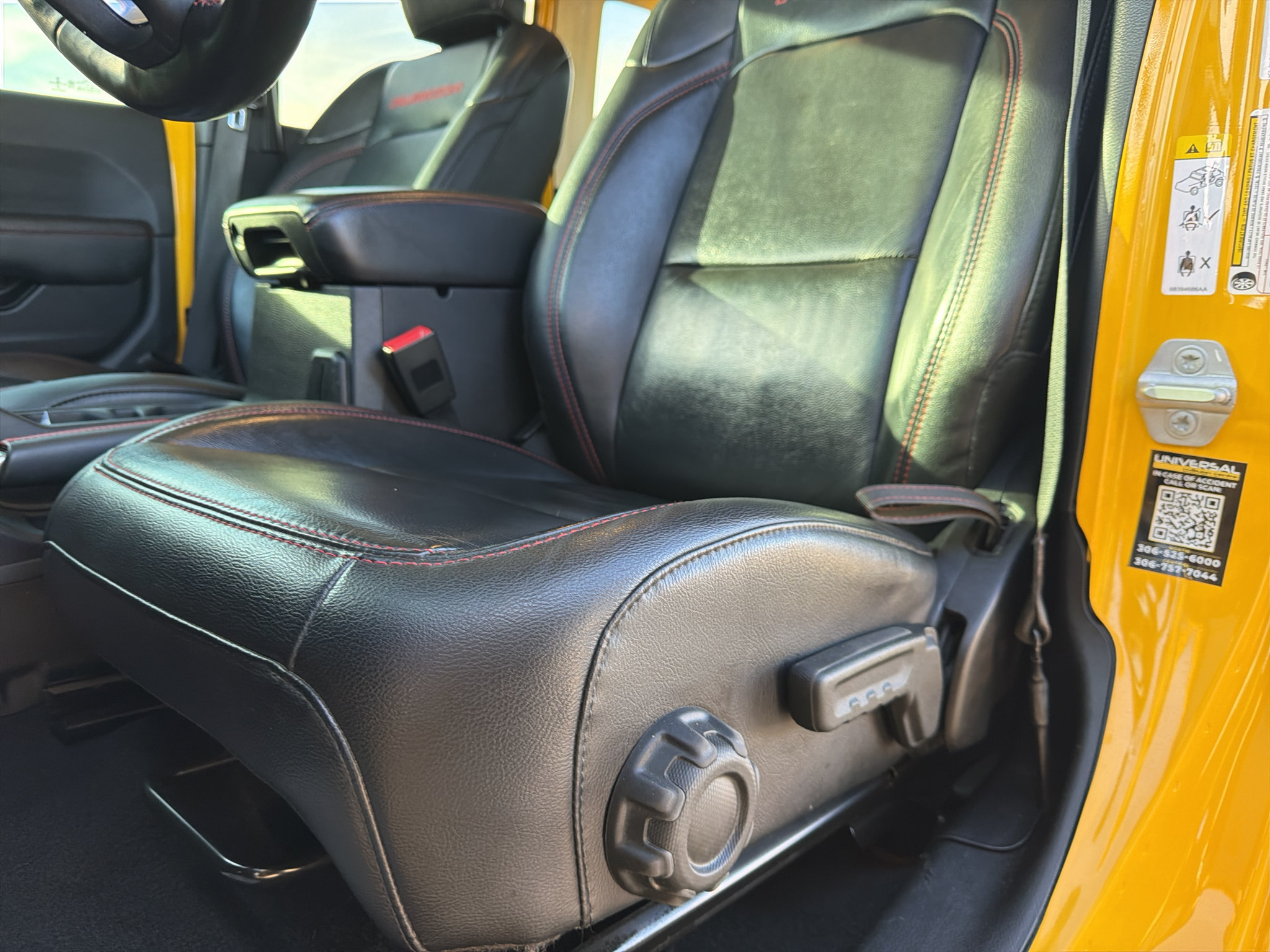 Used 2019 Jeep Wrangler Unlimited Rubicon w/ Dual Top Group AWD/4WD image 14