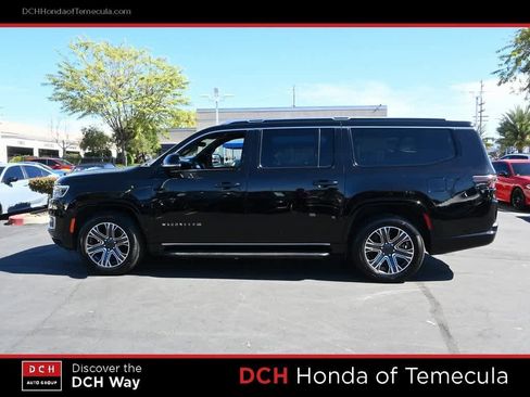 Used 2024 Jeep Wagoneer L Series II image 4