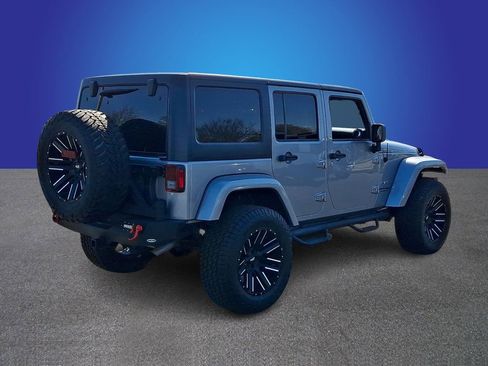 Used 2018 Jeep Wrangler Unlimited Sahara w/ Connectivity Group AWD/4WD image 4