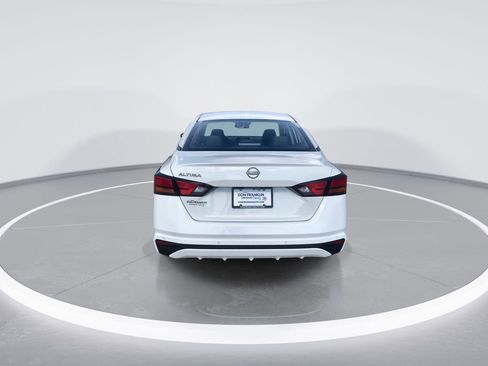 Used 2025 Nissan Altima 2.5 S FWD image 7