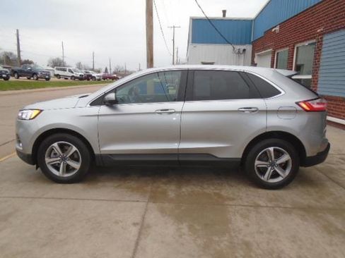 Used 2022 Ford Edge SEL w/ Convenience Package image 2