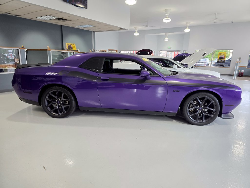 Used 2023 Dodge Challenger R/T w/ Blacktop Package RWD image 4