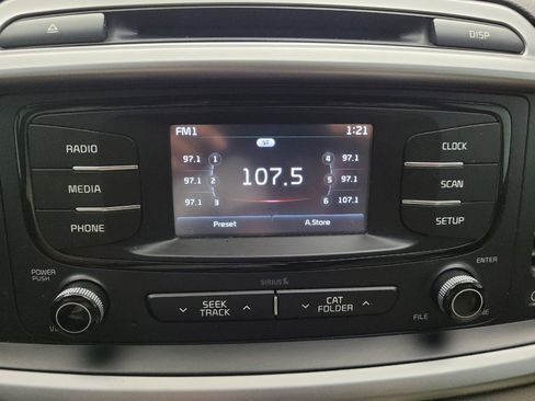 Used 2017 Kia Sorento FWD image 25