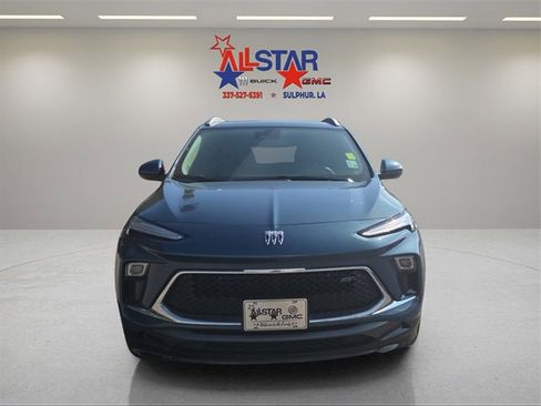 Used 2025 Buick Encore GX Sport Touring image 2