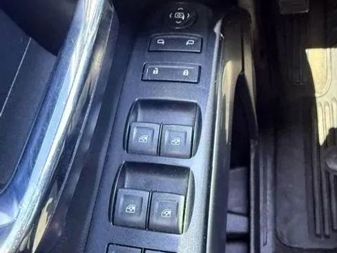 Used 2018 Chevrolet Silverado 1500 LT w/ LT Eassist Package AWD/4WD image 15