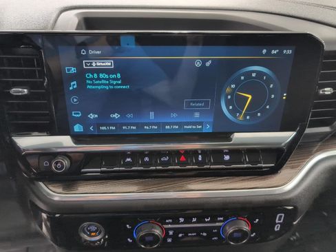Used 2024 Chevrolet Silverado 1500 LT AWD/4WD image 7