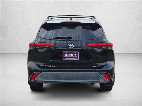 Used 2020 Toyota Highlander XLE image 6