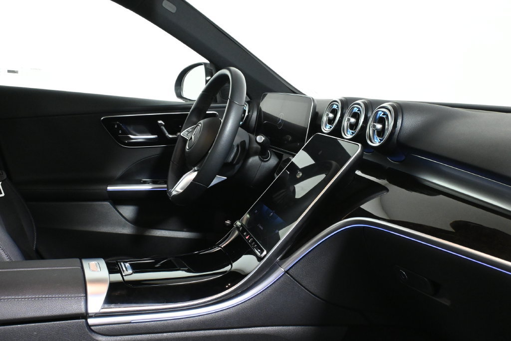 Used 2023 Mercedes-Benz C 300 4MATIC Sedan image 29