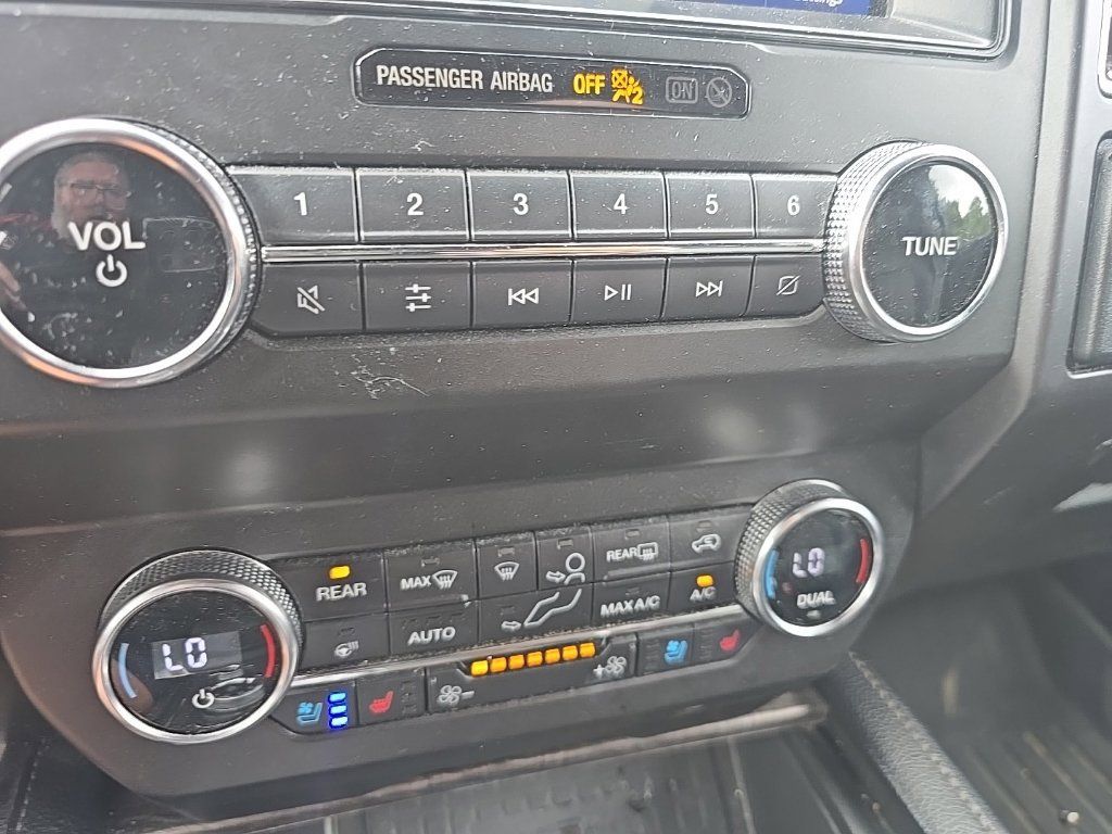 Used 2020 Ford Expedition Limited w/ Equipment Group 301A AWD/4WD image 18