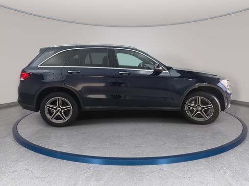 Used 2022 Mercedes-Benz GLC 300 image 4