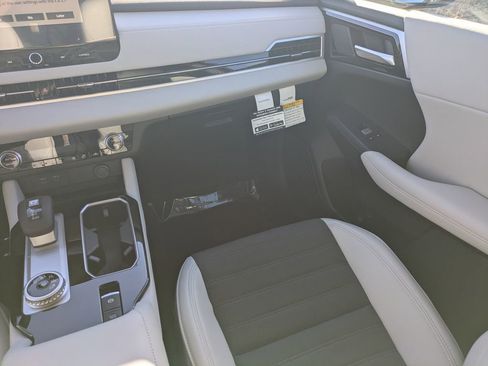 New 2026 Mitsubishi Outlander SE FWD image 16