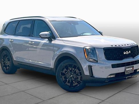 Used 2022 Kia Telluride SX w/ SX Prestige Package AWD/4WD image 3