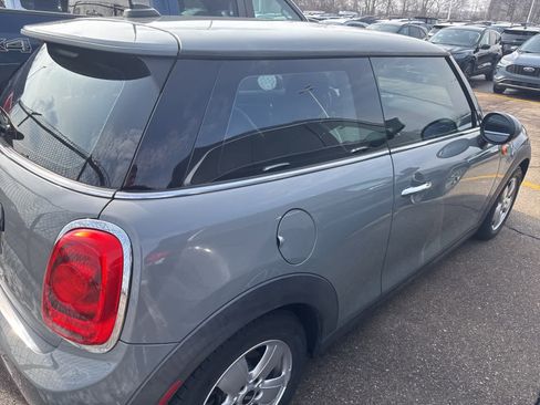 Used 2019 MINI Cooper 2-Door Hardtop image 16