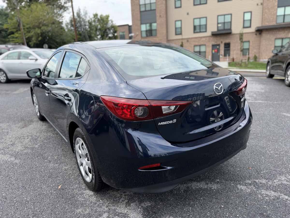 Used 2018 MAZDA MAZDA3 Sport FWD image 5