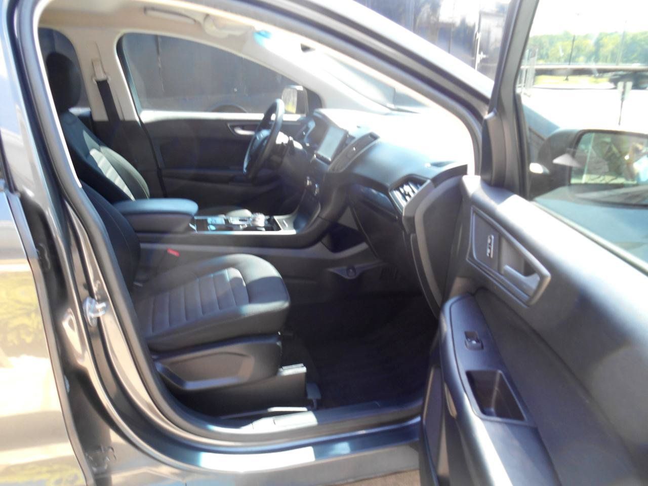 Used 2019 Ford Edge SE AWD/4WD image 7
