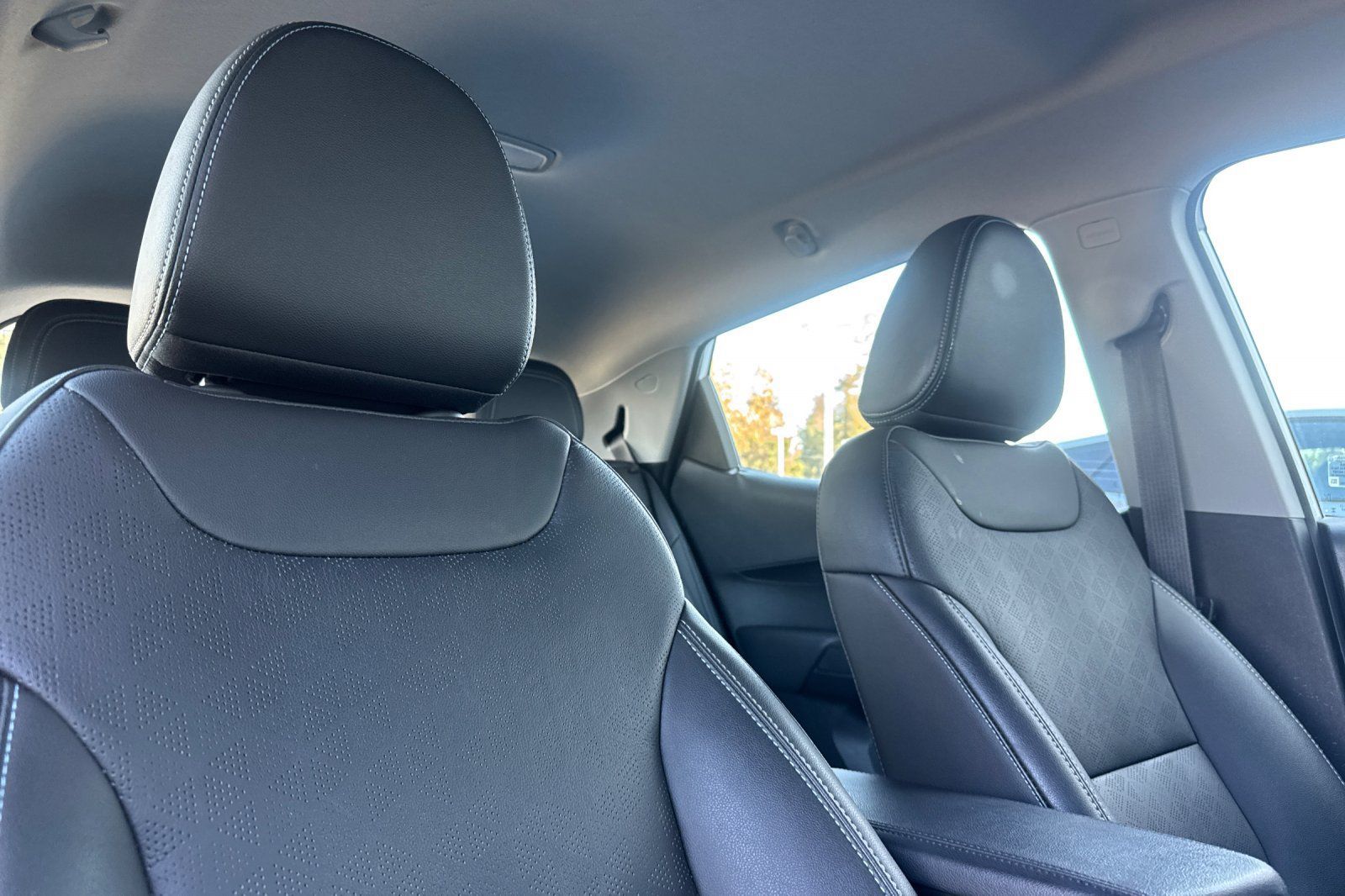 Used 2023 Chevrolet Bolt LT w/ Infotainment Package FWD image 21