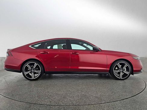 Used 2025 Honda Accord Sport image 2