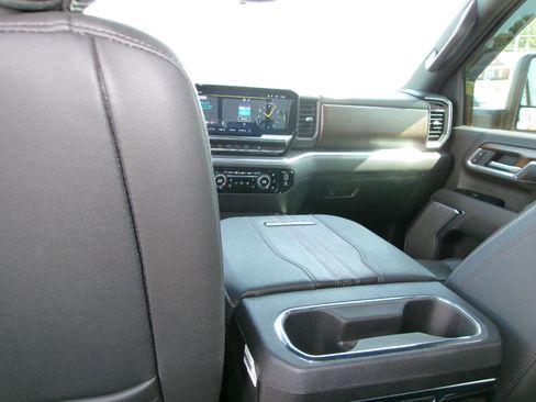 Used 2025 Chevrolet Silverado 2500 High Country w/ High Country Premium Package image 16