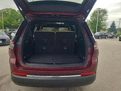 Used 2023 Jeep Grand Cherokee L Limited AWD/4WD image 20
