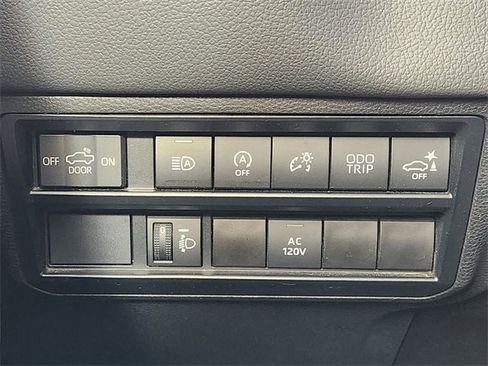 Used 2023 Toyota Tundra Limited image 23