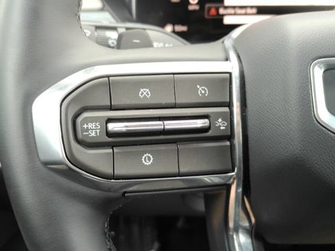 Used 2026 GMC Acadia Elevation w/ Elevation Premium Package FWD image 39