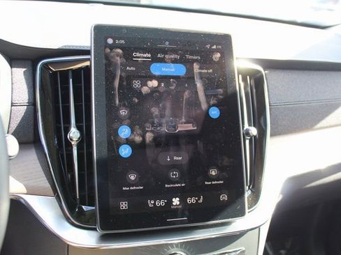 New 2026 Volvo XC90 B6 Plus w/ Protection Package Premier image 26