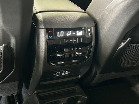 Used 2025 Jeep Grand Cherokee L Laredo image 46