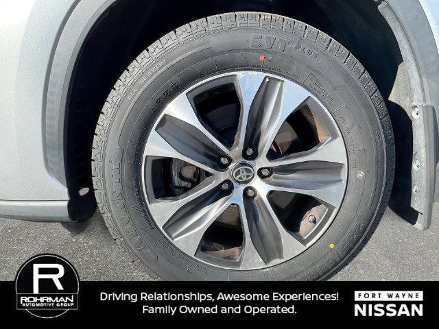 Used 2021 Toyota Highlander XLE AWD/4WD image 10
