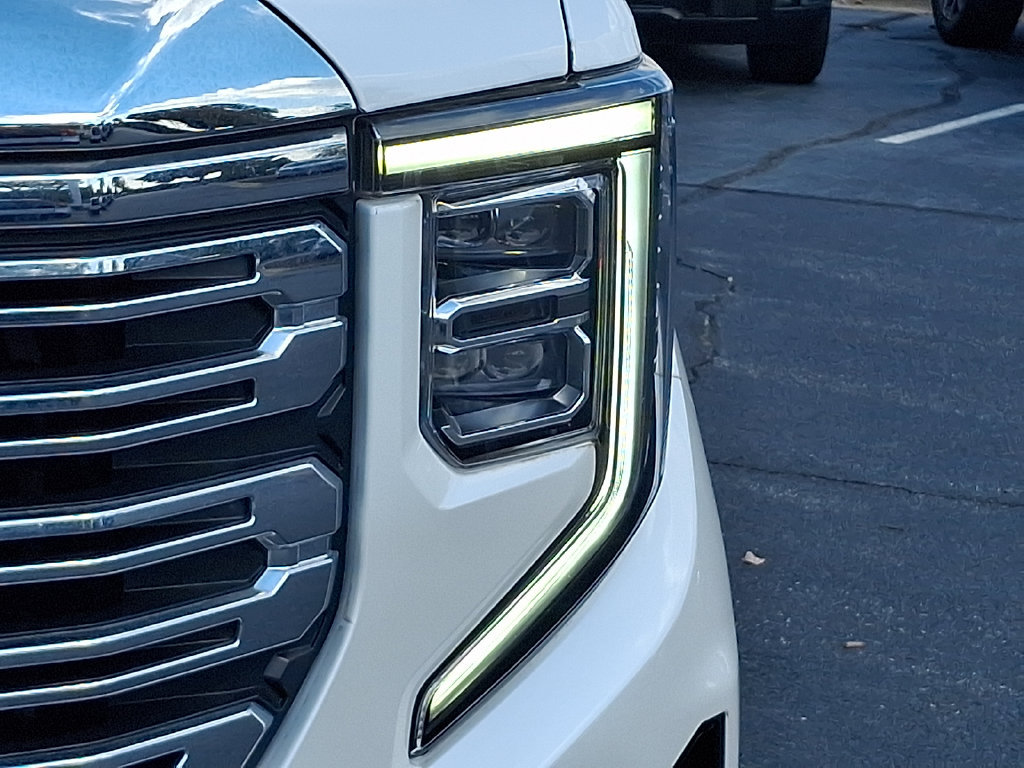 Used 2024 GMC Sierra 1500 Denali w/ Denali Reserve Package AWD/4WD image 9