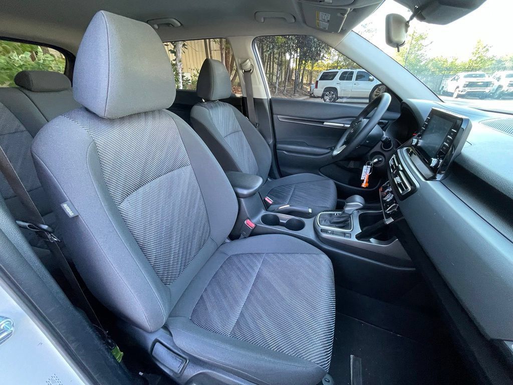 Used 2023 Kia Seltos LX AWD/4WD image 31