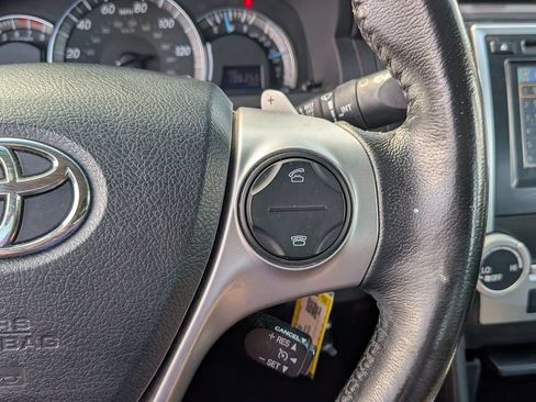 Used 2012 Toyota Camry SE FWD image 19