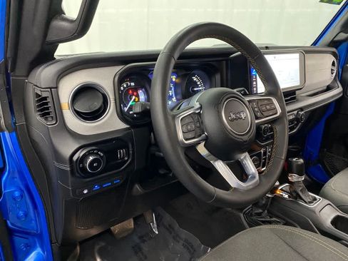 Used 2024 Jeep Wrangler Unlimited Sahara AWD/4WD image 2