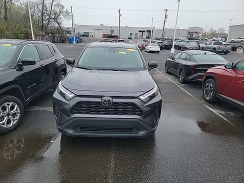 Used 2025 Toyota RAV4 LE image 12