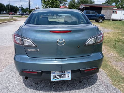 Used 2011 MAZDA MAZDA3 i Sport FWD image 4