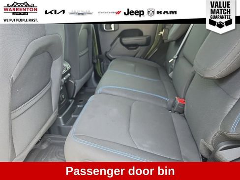 Used 2023 Jeep Wrangler Unlimited Rubicon 4xe w/ Cold Weather Group AWD/4WD image 17